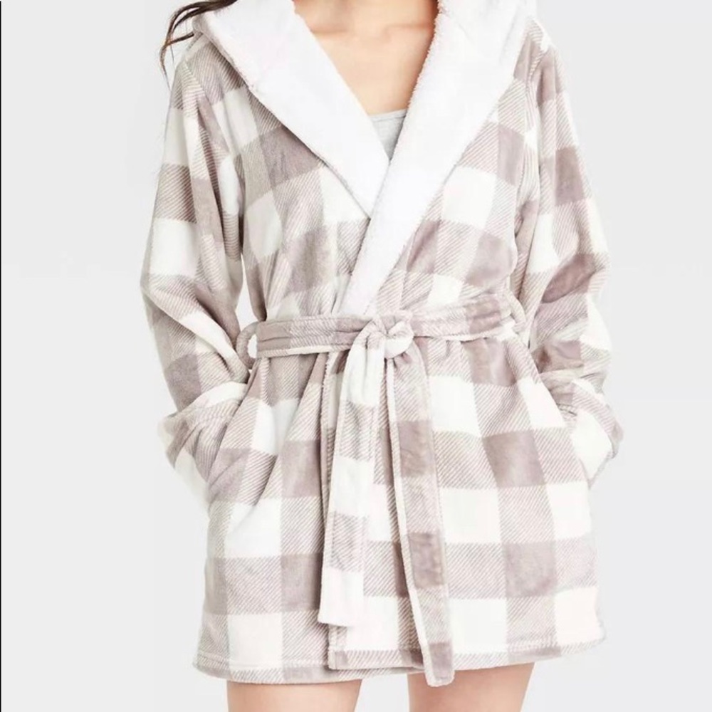 Women's Gingham Buffalo Check Cozy Short Robe - Colsie